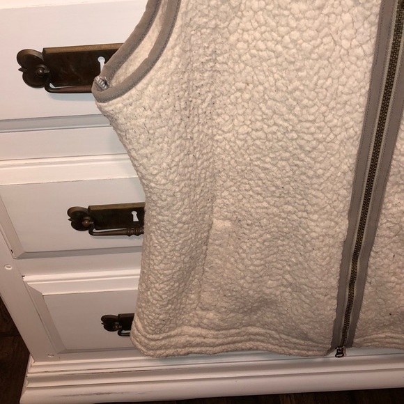 vest - Picture 3 of 4